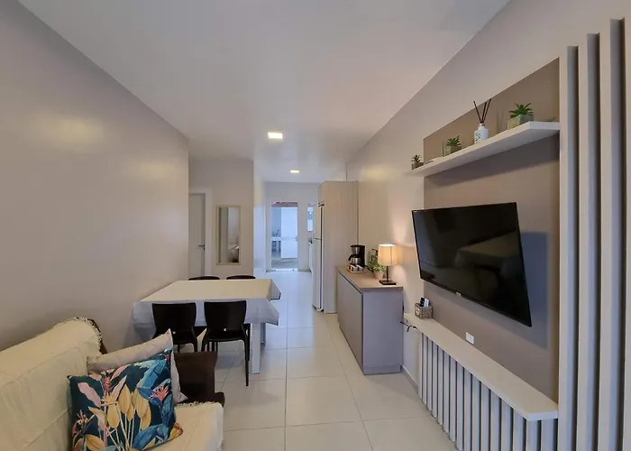 Curta Praia De Armacao Casa Hortensia
