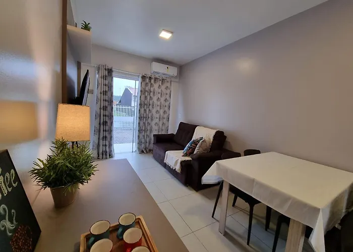 Curta Praia De Armacao Casa Hortensia
