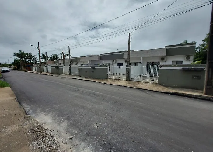 Curta Praia De Armacao Casa Hortensia